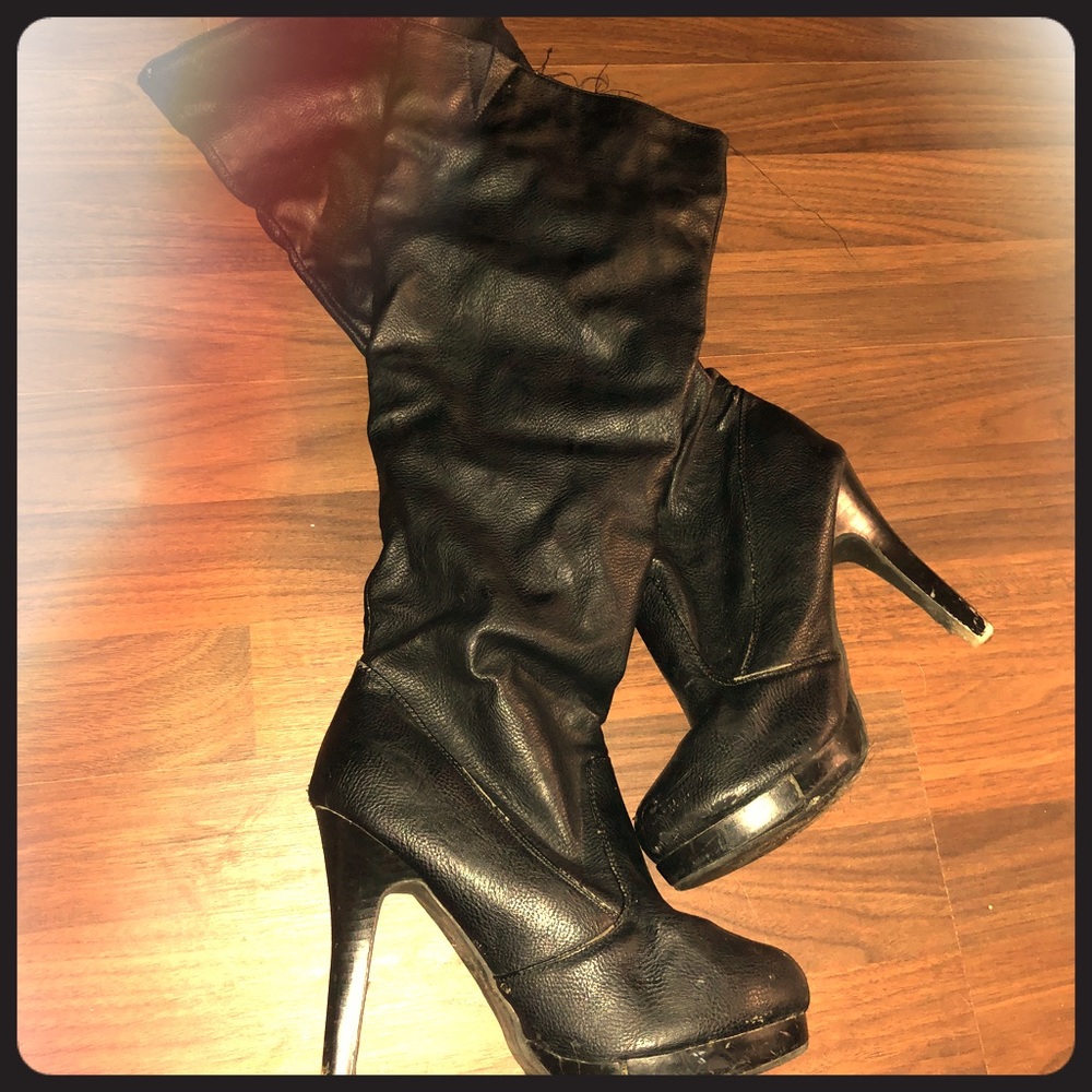 🧟‍♀️👻Classic black knee high boots.😈